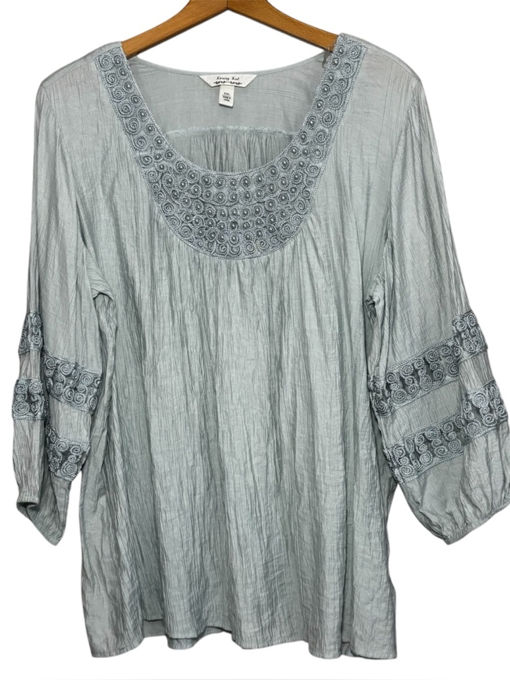 Krazy Kat boho peasant crinkle top, embroidered neck, 3/4 sleeves. Women’s XXL